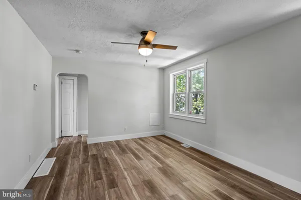 $1,500 | 709 Broadway, Unit 2, Westville, NJ 08093