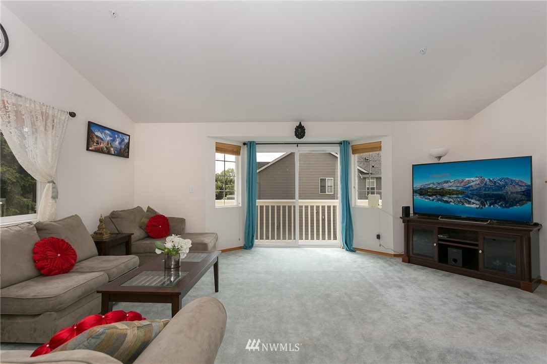 8305 233rd Street Southwest, Unit F Edmonds, WA 98026 - Photo 4 of 25