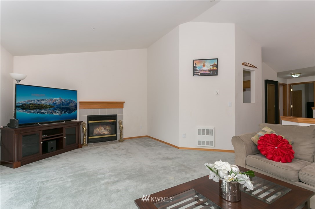 8305 233rd Street Southwest, Unit F Edmonds, WA 98026 - Photo 5 of 25