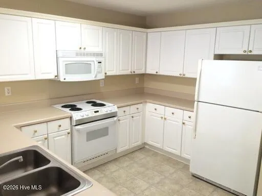 $2,250 | 5005 Woods Edge Road, Wilmington, NC 28409