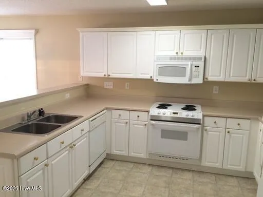 $2,250 | 5005 Woods Edge Road, Wilmington, NC 28409