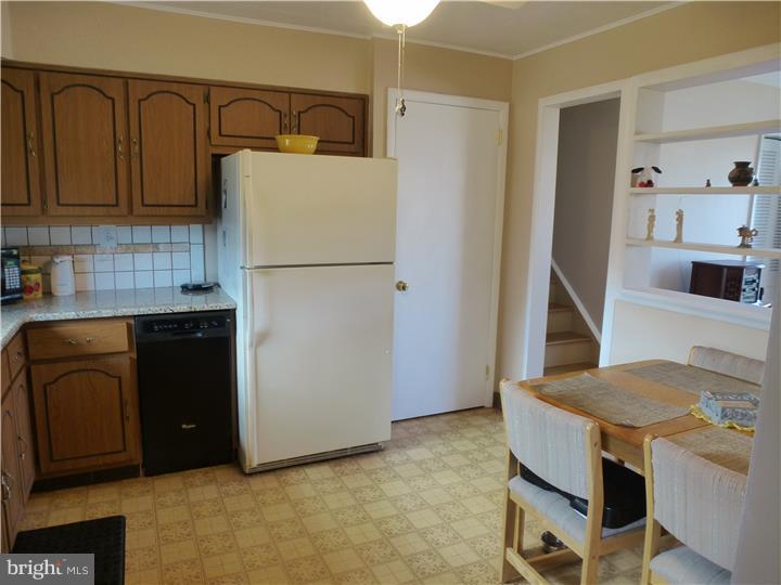 28 Winding Way Hamilton, NJ 08620 - Photo 7 of 20 Kitchen