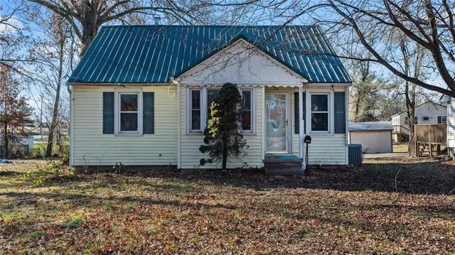 $133,000 | 614 South Institute Street, Richmond, MO 64085