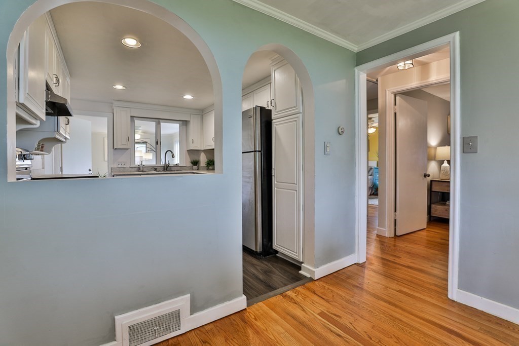 15 Woodale Road Lynn, MA 01904 - Photo 11 of 33 Gallery Image 11