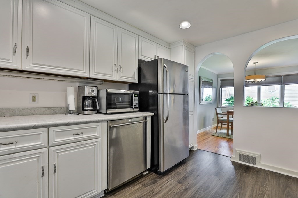 15 Woodale Road Lynn, MA 01904 - Photo 14 of 33 Gallery Image 14