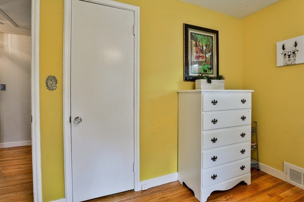 15 Woodale Road Lynn, MA 01904 - Photo 21 of 33 Gallery Image 21