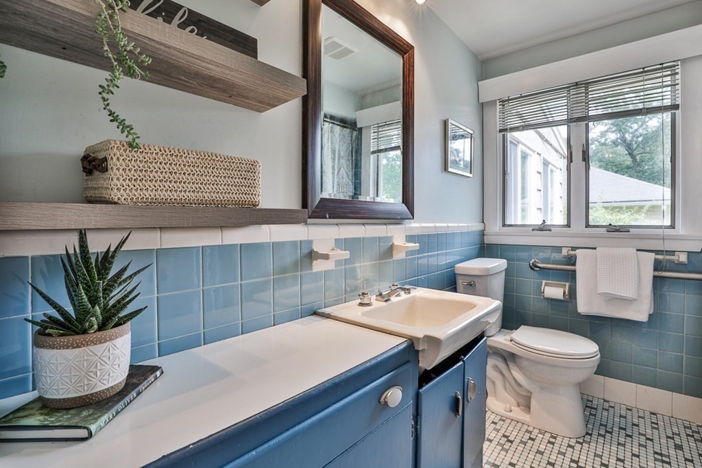 15 Woodale Road Lynn, MA 01904 - Photo 22 of 33 Gallery Image 22