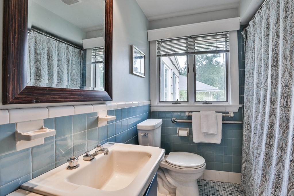 15 Woodale Road Lynn, MA 01904 - Photo 23 of 33 Gallery Image 23