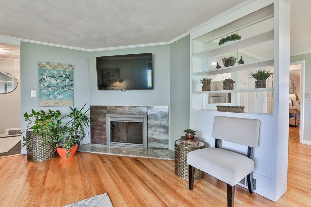 15 Woodale Road Lynn, MA 01904 - Photo 8 of 33 Gallery Image 8