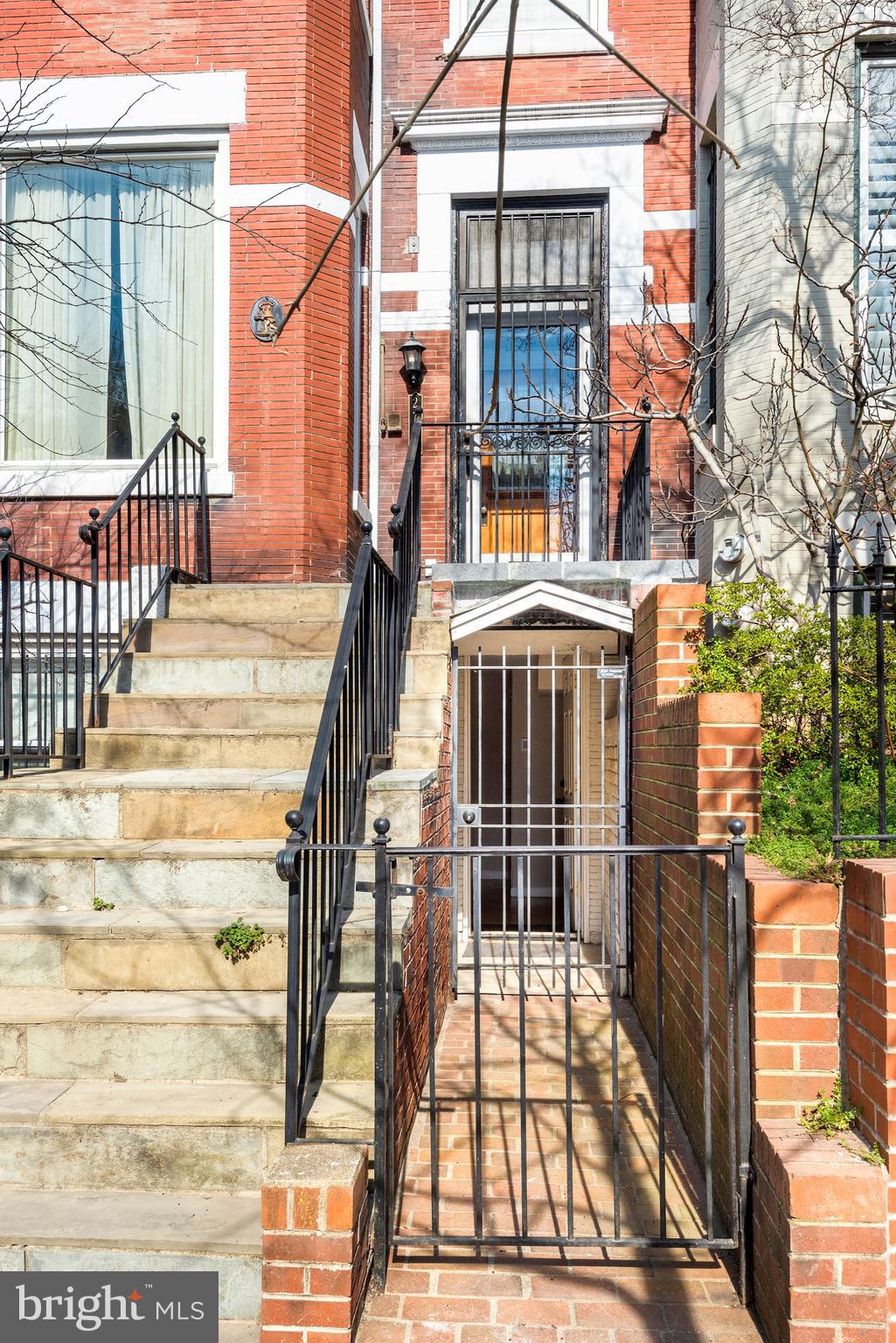 2721 Ontario Road Northwest, Unit B Washington, DC 20009 - Photo 2 of 21 Street entrance