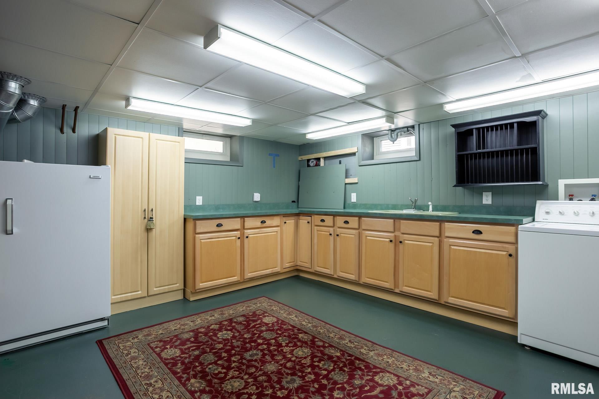 148 Forest Road Davenport, IA 52803 - Photo 41 of 44 Gallery Image 41