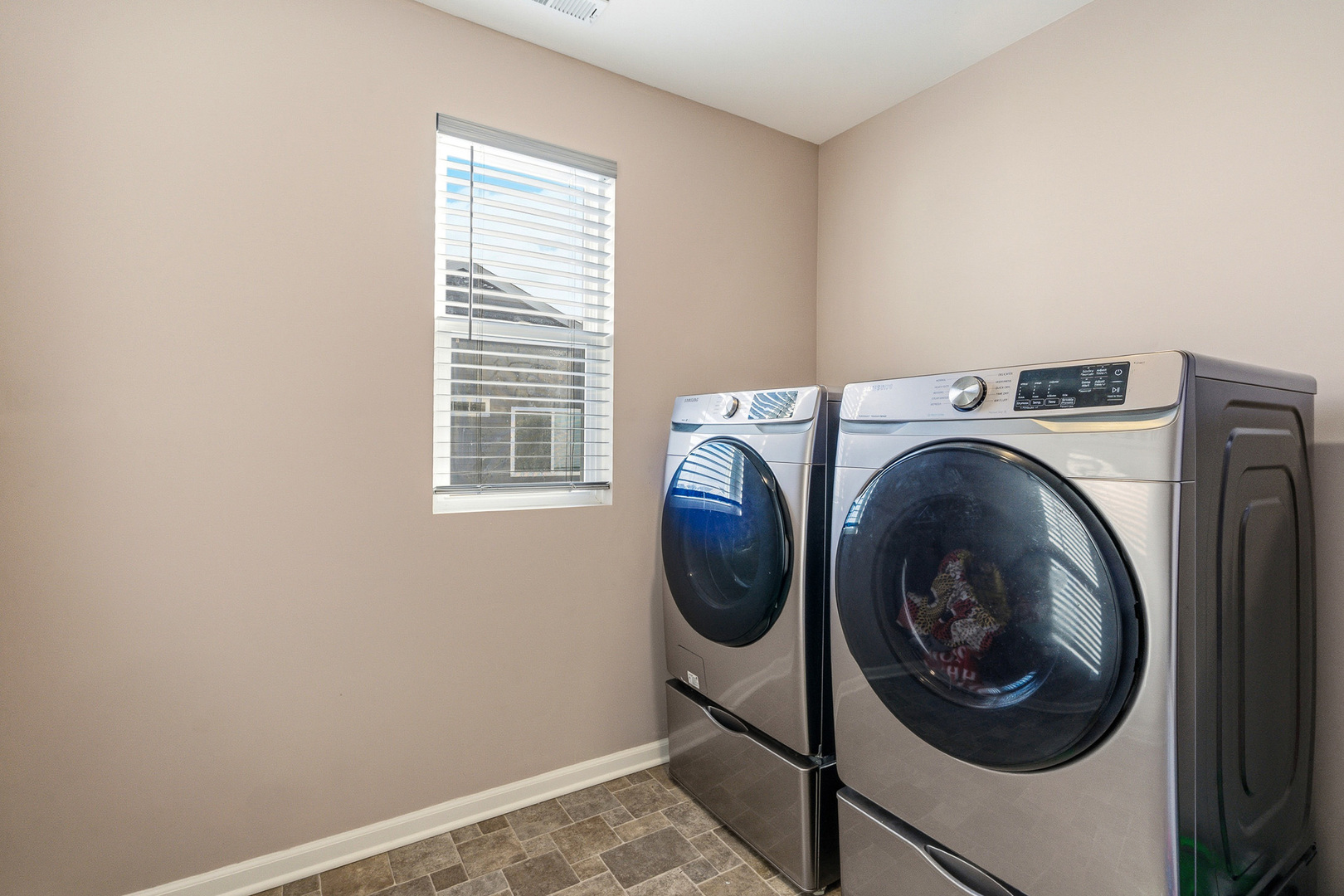 434 Stonebrook Drive Romeoville, IL 60446 - Photo 23 of 38 a utility room with dryer and washer