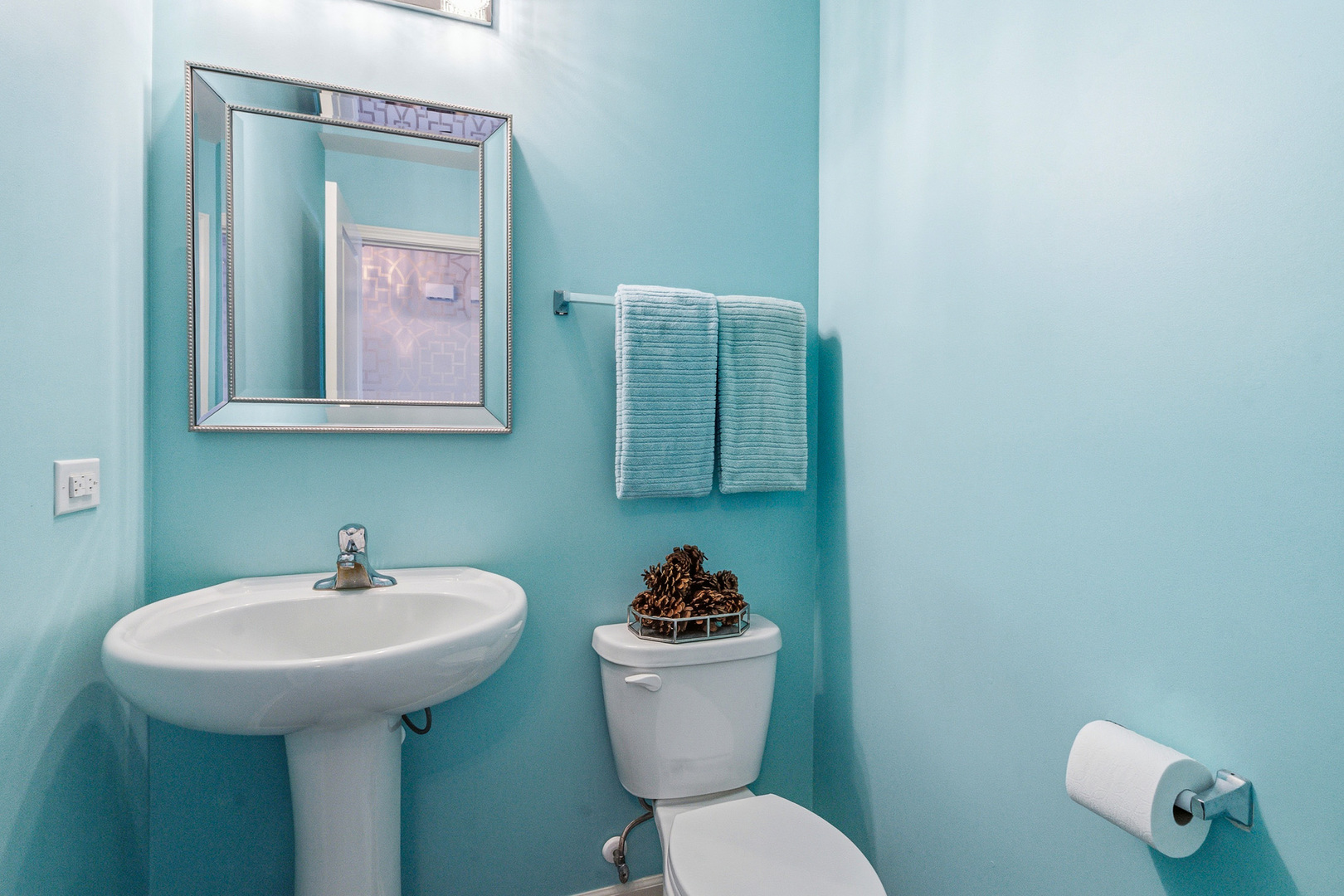 434 Stonebrook Drive Romeoville, IL 60446 - Photo 6 of 38 a bathroom with a toilet a sink and mirror