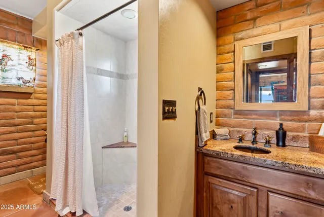 a view of a backyard with garden