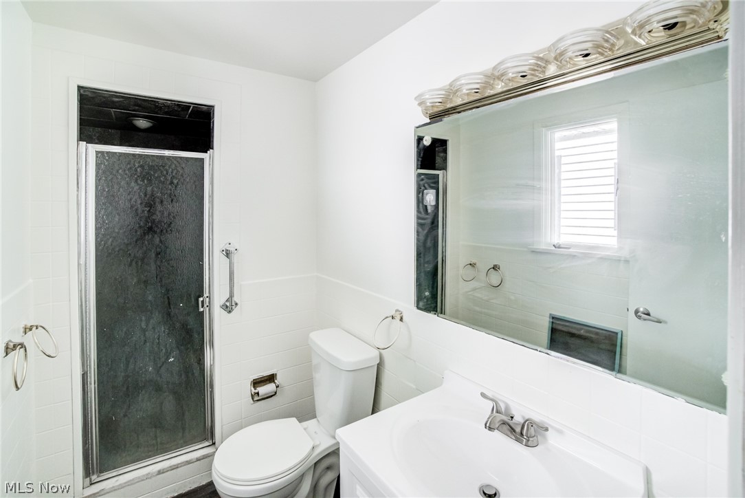 18212 Cornwall Road Cleveland, OH 44119 - Photo 15 of 22