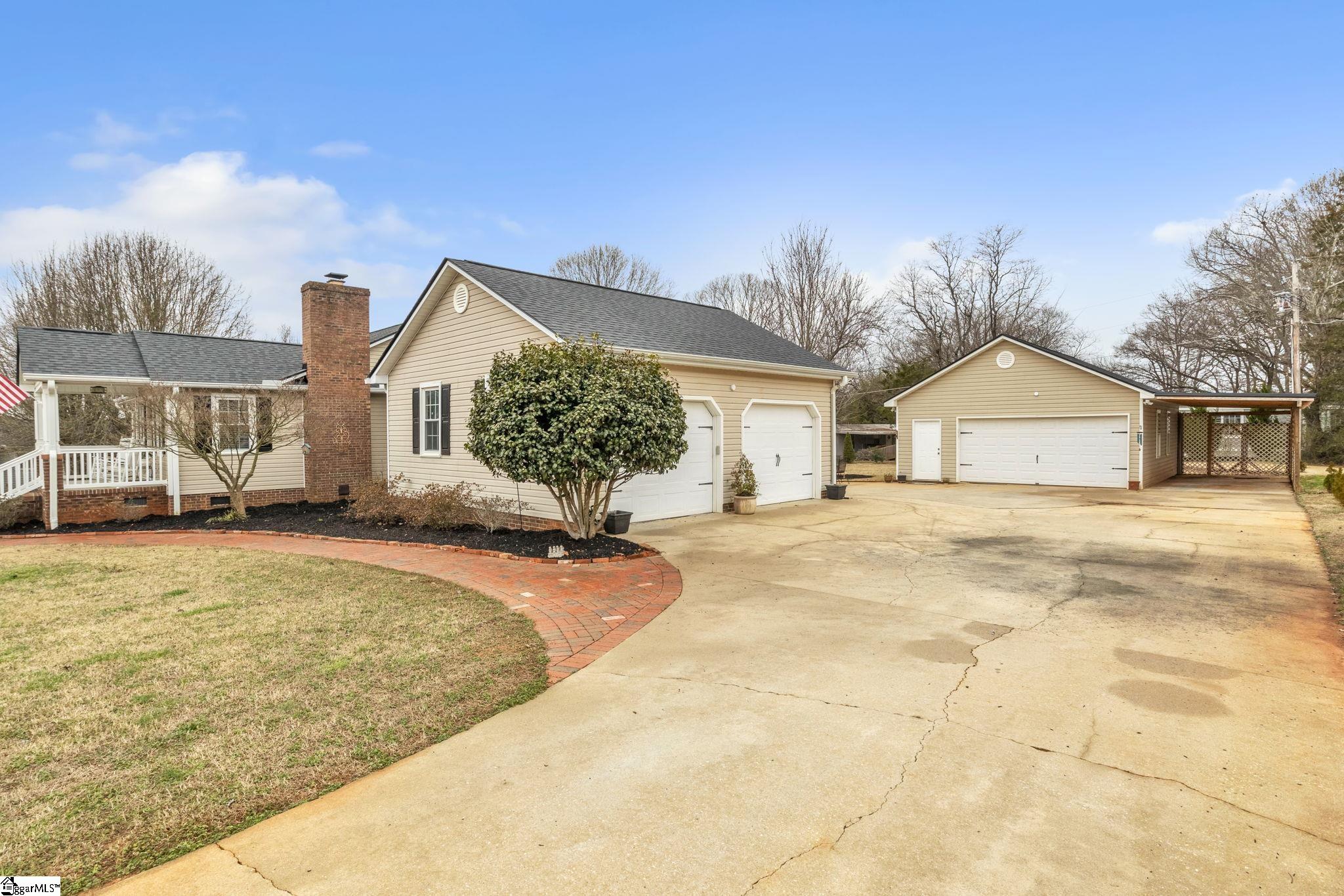 105 Dustin Street Easley, SC 29642 - Photo 4 of 36 Gallery Image 4