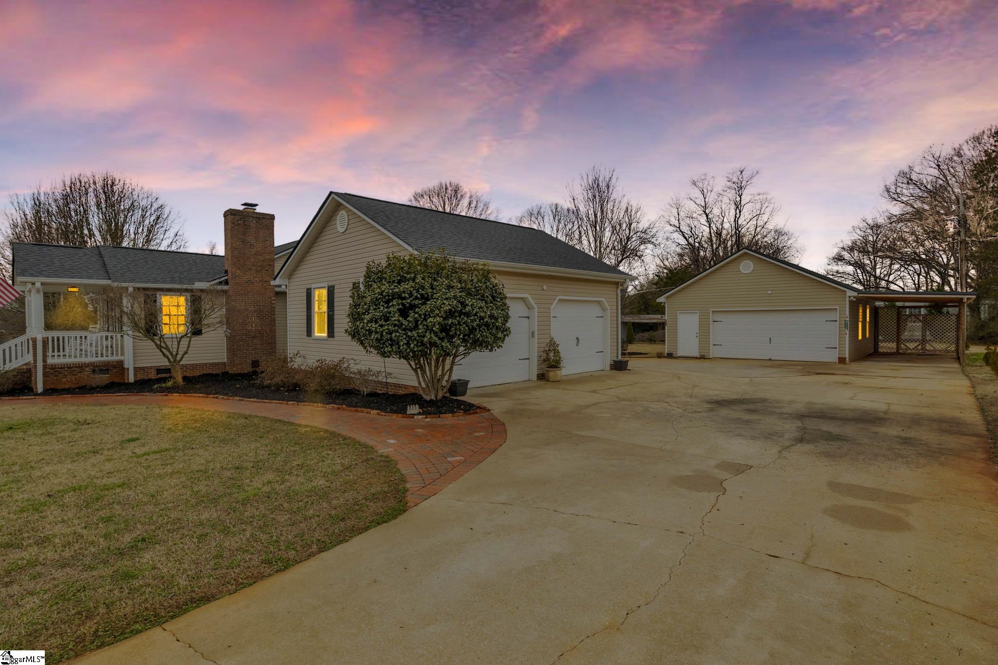 105 Dustin Street Easley, SC 29642 - Photo 5 of 36 Gallery Image 5