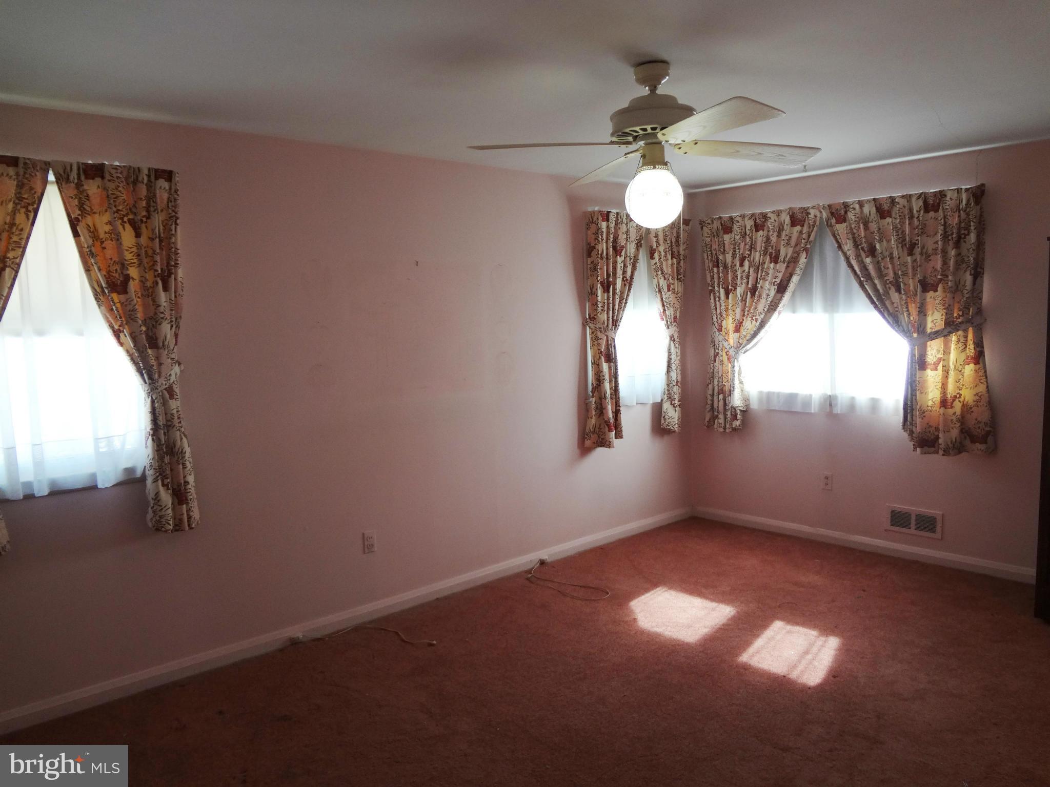 205 Rollingbrook Way Baltimore, MD 21228 - Photo 10 of 14 Bedroom (Master)