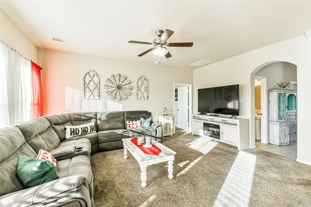 $362,000 | 405 Lake Line Drive, Alvin, TX 77511