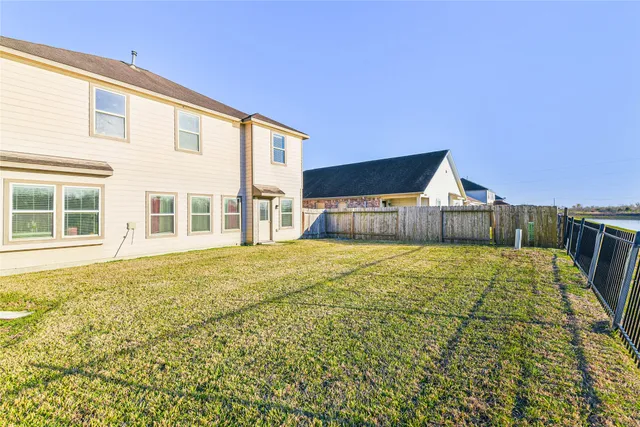 $362,000 | 405 Lake Line Drive, Alvin, TX 77511