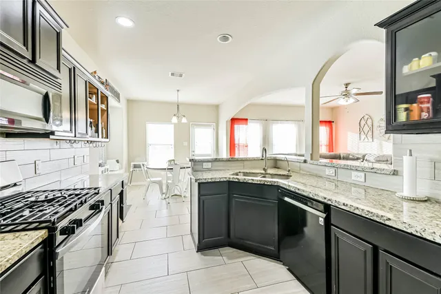 $362,000 | 405 Lake Line Drive, Alvin, TX 77511