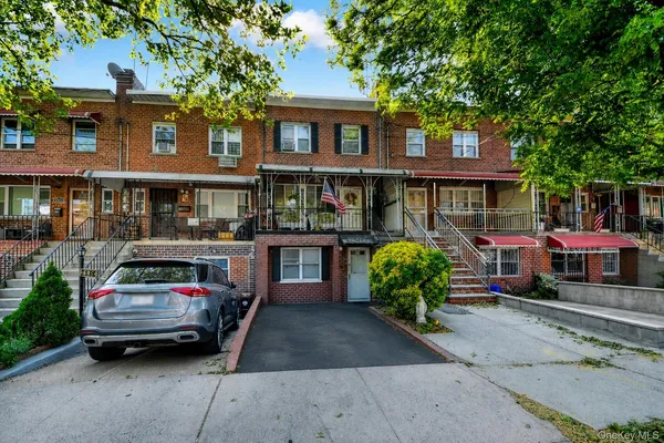 $829,000 | 2571 Seymour Avenue | Pelham Gardens