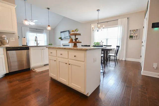 $1,800 | 2072 Jackie Lorraine Drive, Clarksville, TN 37042