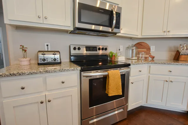 $1,800 | 2072 Jackie Lorraine Drive, Clarksville, TN 37042