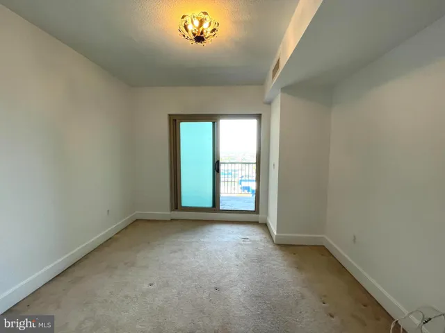 $345,000 | 717 South Christopher Columbus Boulevard, Unit 1404, Philadelphia, PA 19147