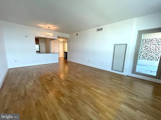 $345,000 | 717 South Christopher Columbus Boulevard, Unit 1404, Philadelphia, PA 19147