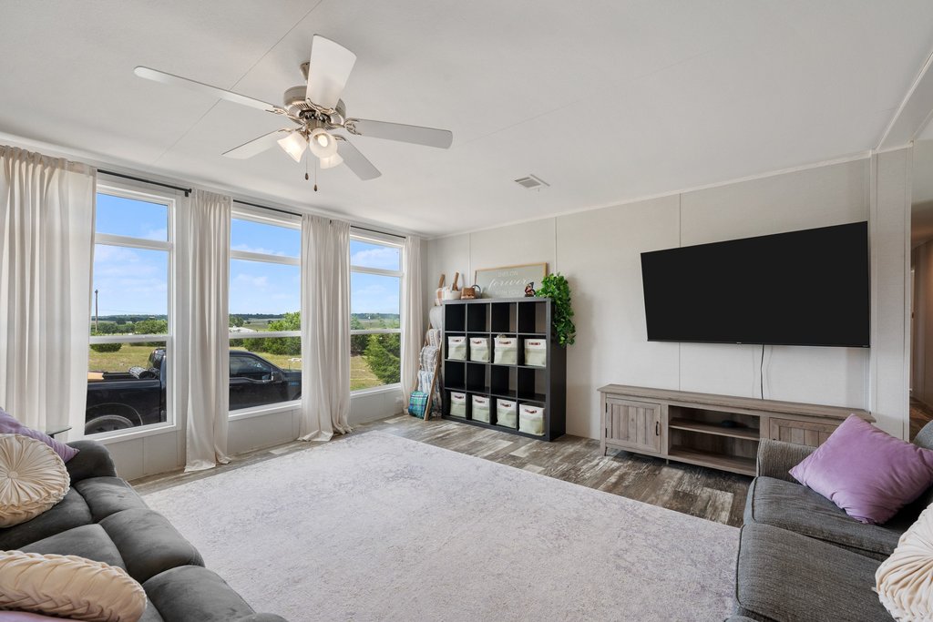 858 County Road 154 Georgetown, TX 78626 - Photo 7 of 33