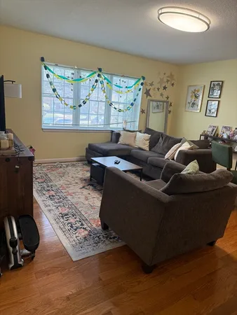 $4,200 | 162 Lake Shore Road, Unit 2, Boston, MA 02135