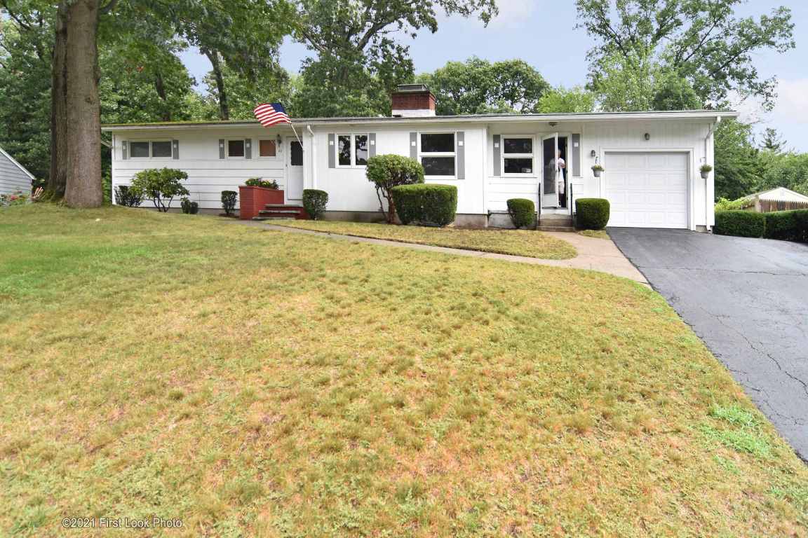 37 Cushing Road Warwick, RI 02888 - Photo 1 of 29