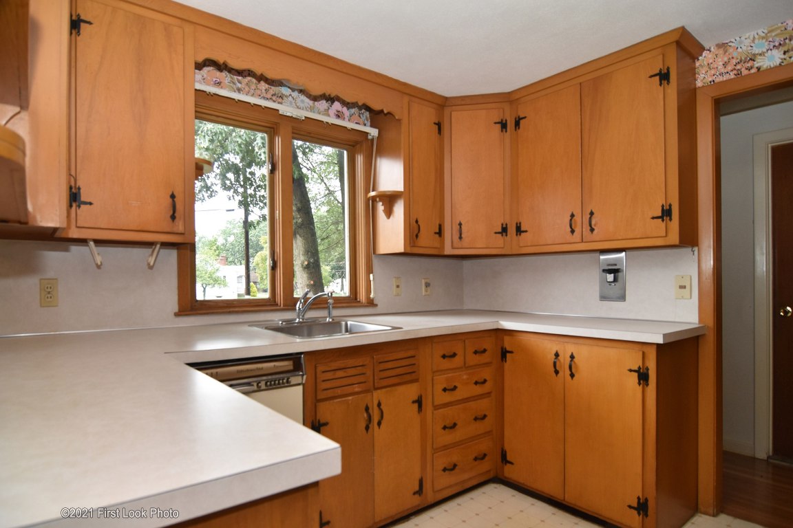 37 Cushing Road Warwick, RI 02888 - Photo 5 of 29