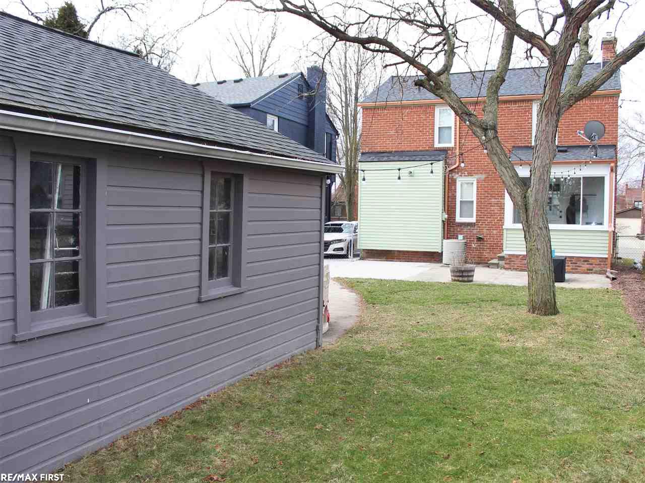 410 Fisher Road Grosse Pointe, MI 48230 - Photo 6 of 47 50005702-5.JPG