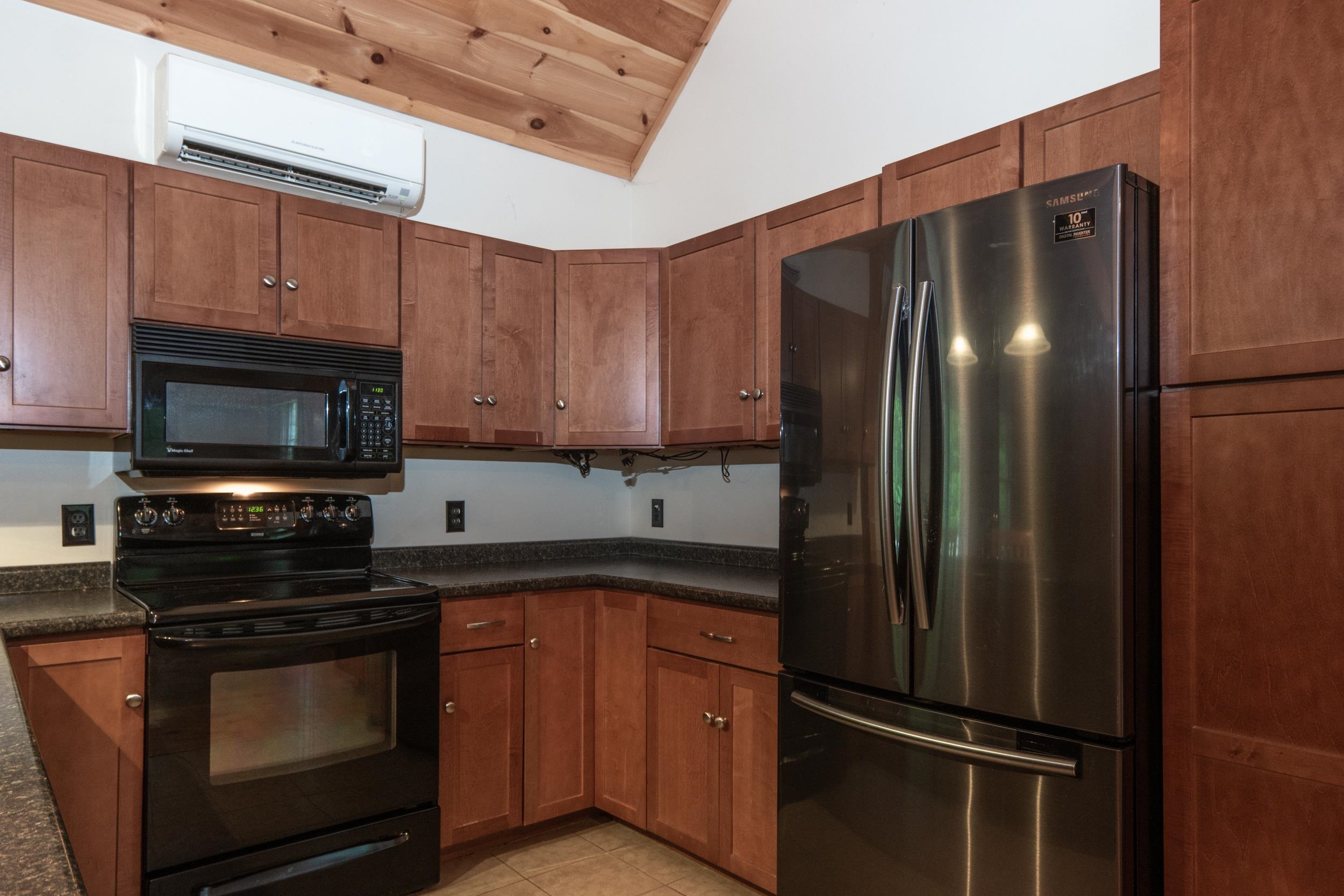 51 Cross Road Sandown, NH 03873 - Photo 8 of 36