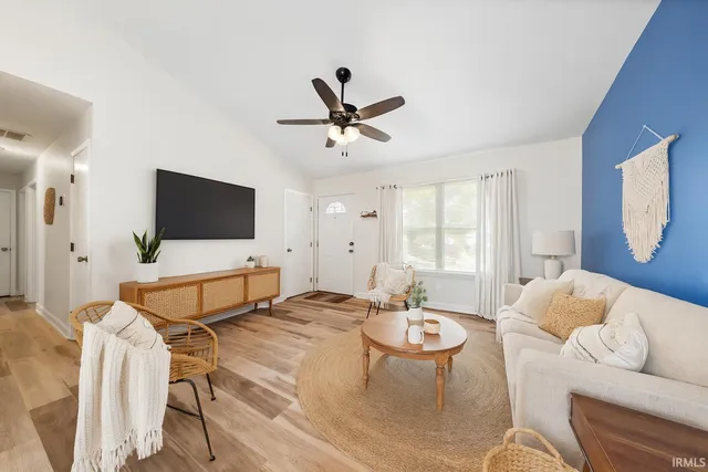 $204,900 | 1701 Glenmoor Road, Evansville, IN 47715