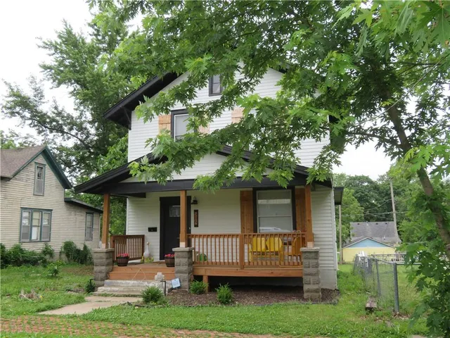 $249,000 | 205 West Wea Street, Paola, KS 66071