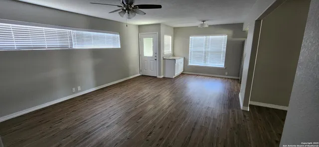 $1,400 | 112 Bluebonnet Road, La Vernia, TX 78121