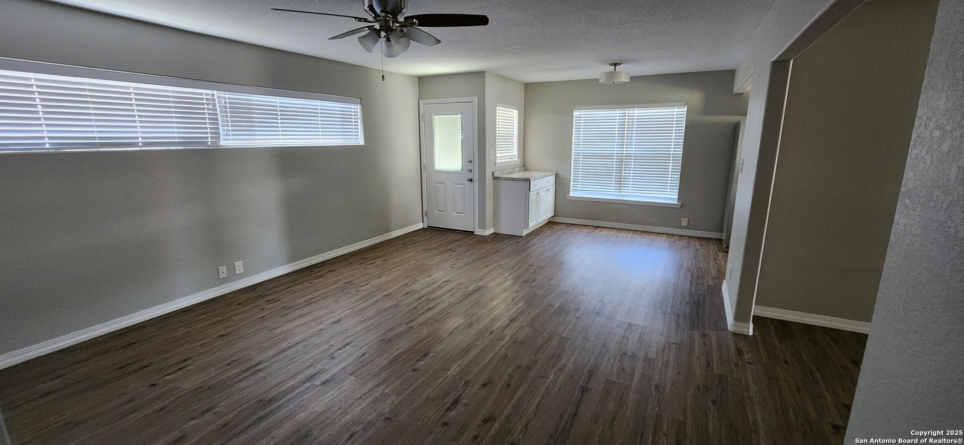 112 Bluebonnet Road La Vernia, TX 78121 - Photo 3 of 7