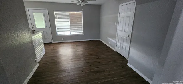 $1,400 | 112 Bluebonnet Road, La Vernia, TX 78121