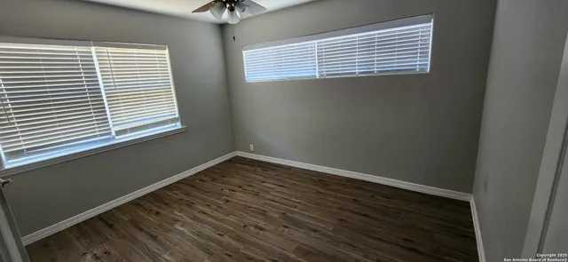 $1,400 | 112 Bluebonnet Road, La Vernia, TX 78121