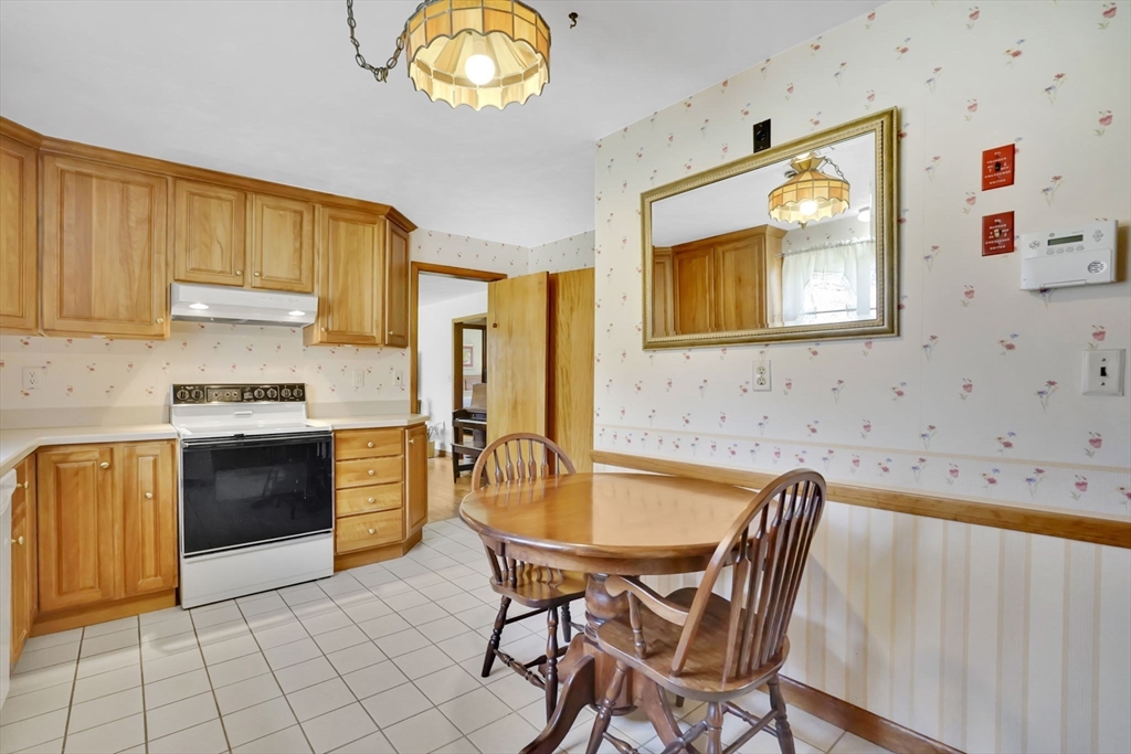 150 City View Road Westfield, MA 01085 - Photo 6 of 32