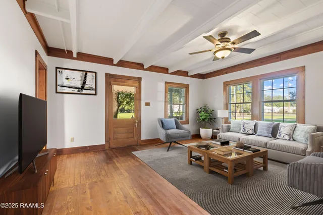 $2,300 | 745 South Poydras Street, Breaux Bridge, LA 70517