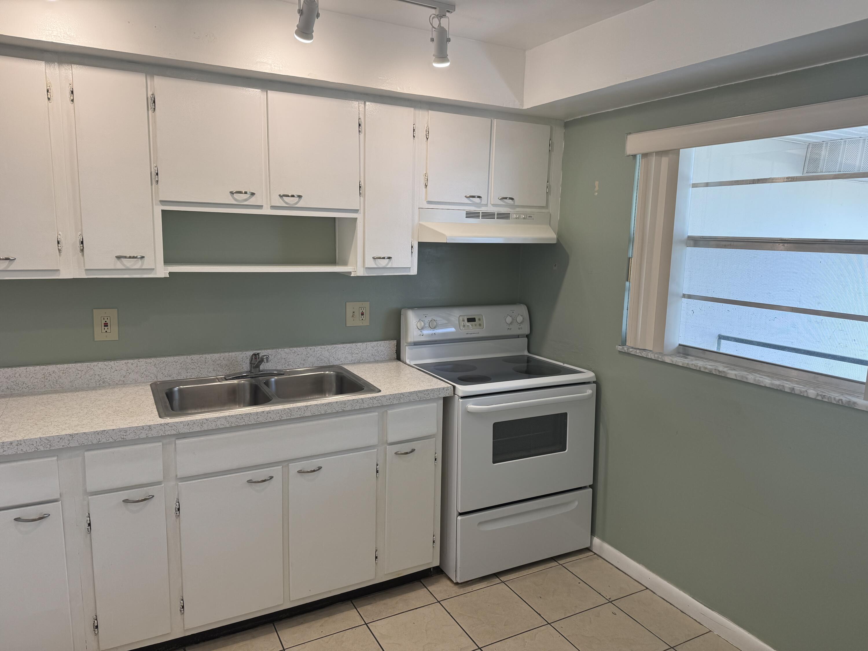 1900 South Kanner Highway, Unit 7205 Stuart, FL 34994 - Photo 4 of 12 IMG_4149