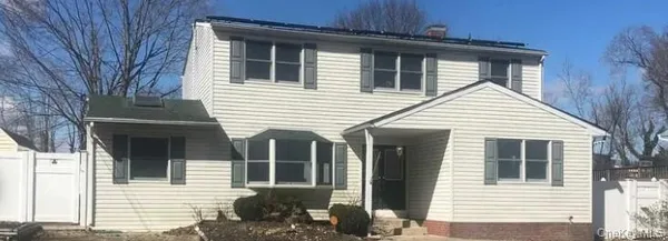 $799,999 | 44 South Howell Avenue, Farmingville, NY 11738