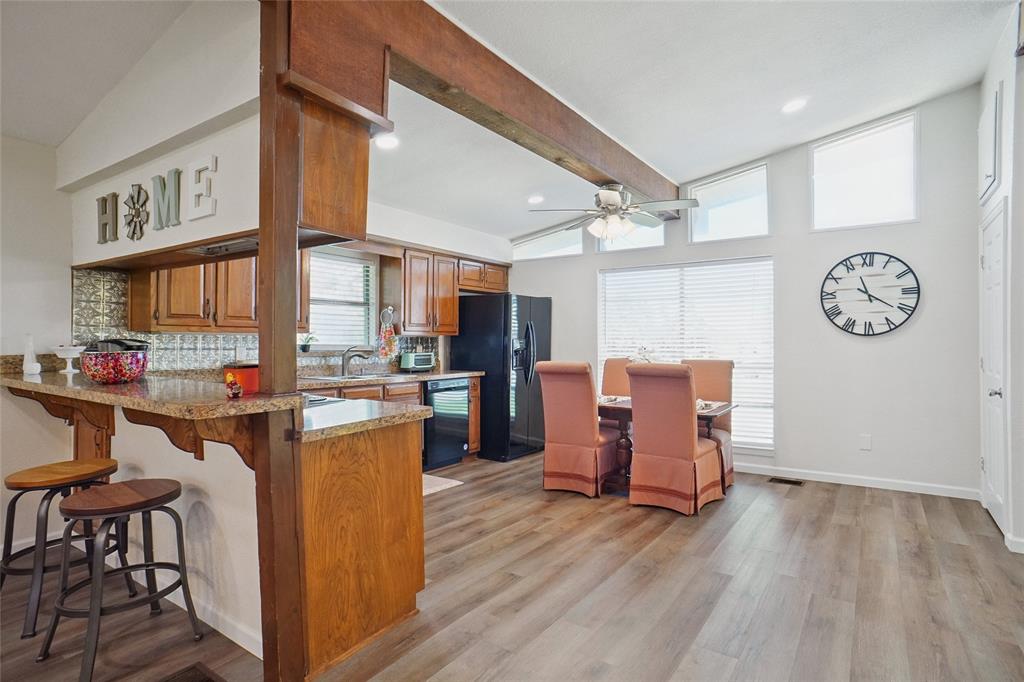 308 Half Moon Way Runaway Bay, TX 76426 - Photo 12 of 40