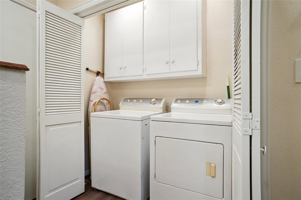 308 Half Moon Way Runaway Bay, TX 76426 - Photo 22 of 40 a utility room with dryer and washer