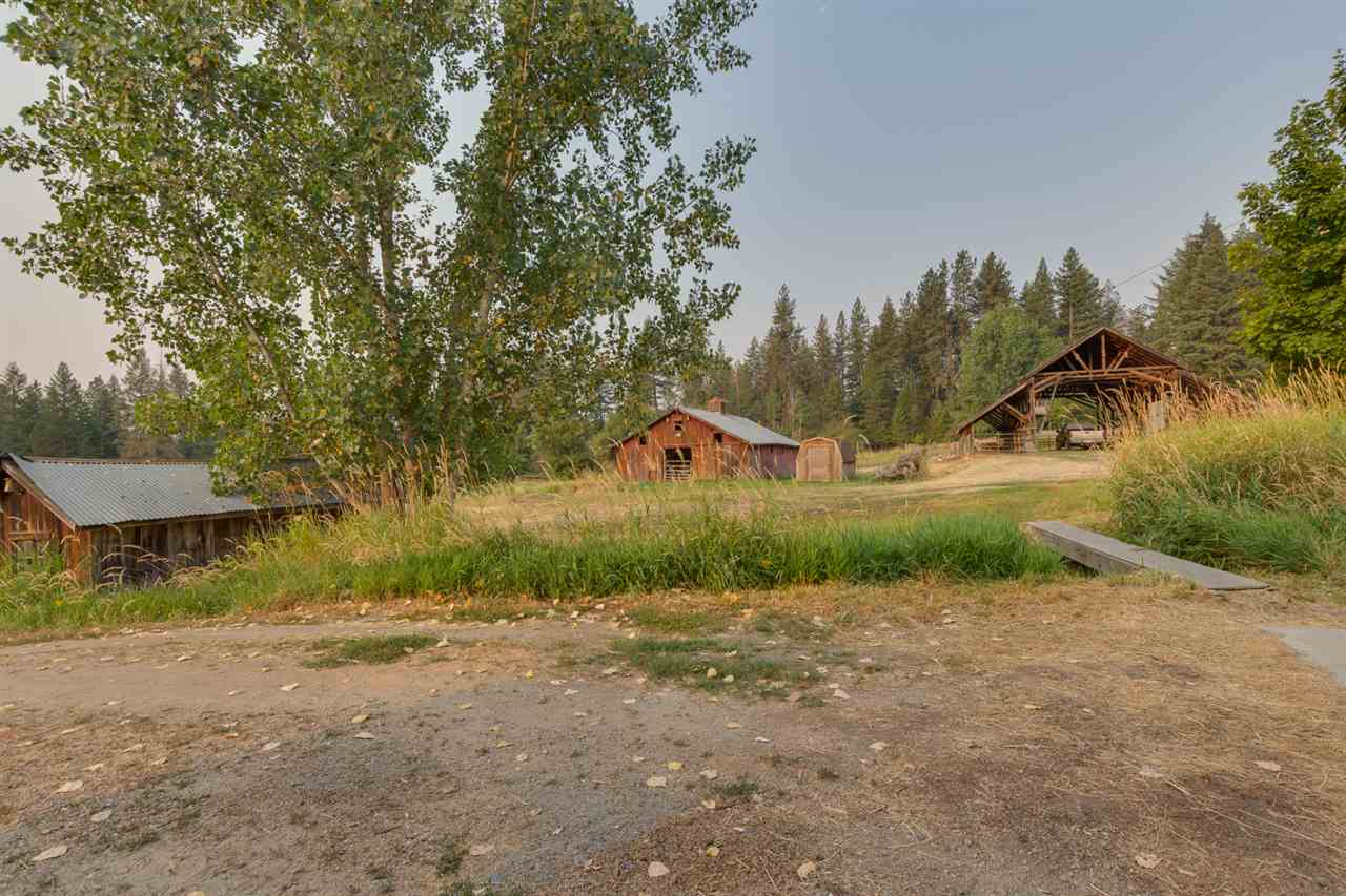 42515 North Boundary Road Elk, WA 99009 - Photo 2 of 20