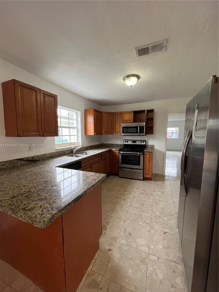 2235 Southwest 131st Court Miami, FL 33175 - Photo 10 of 22